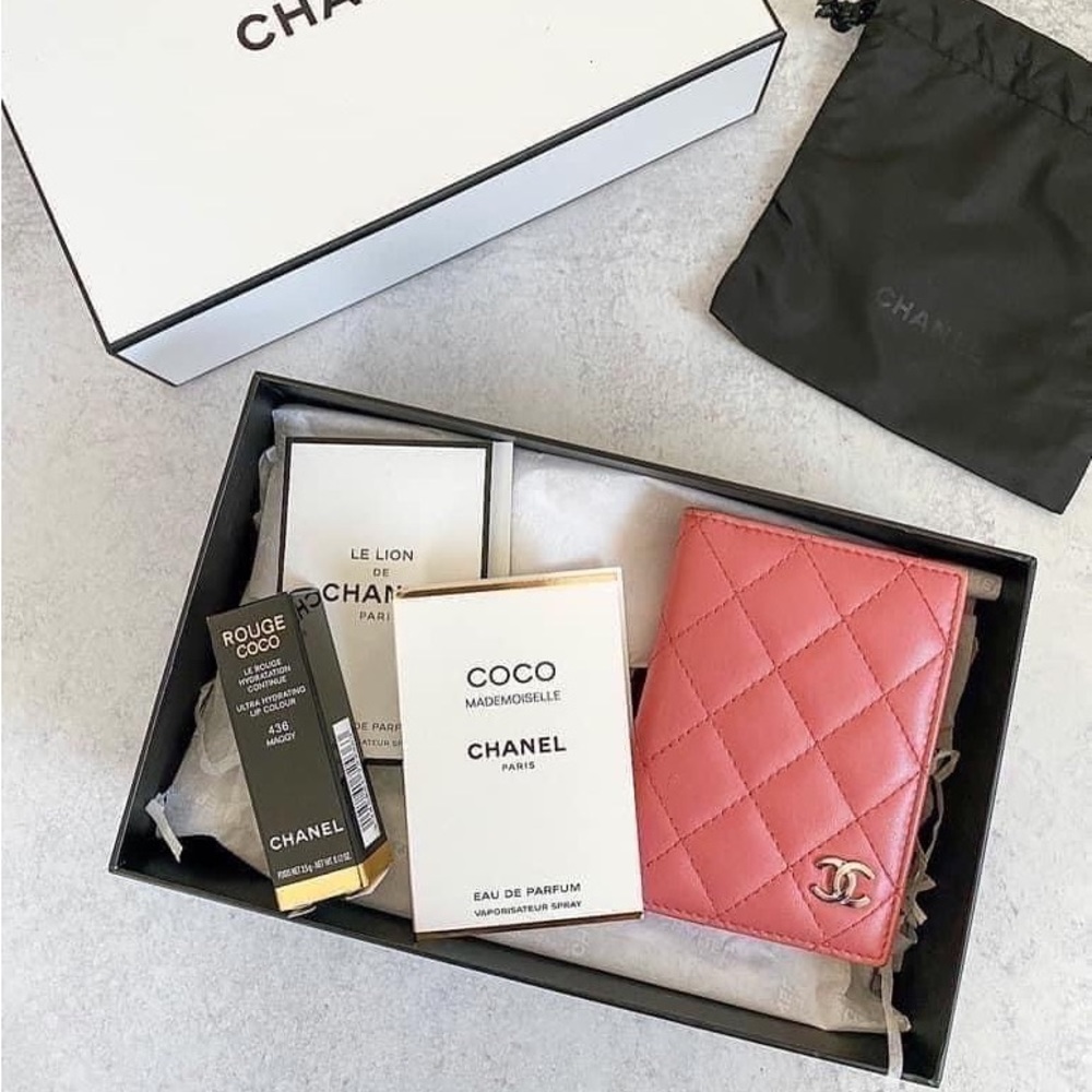 Chanel Quilted Card Holder